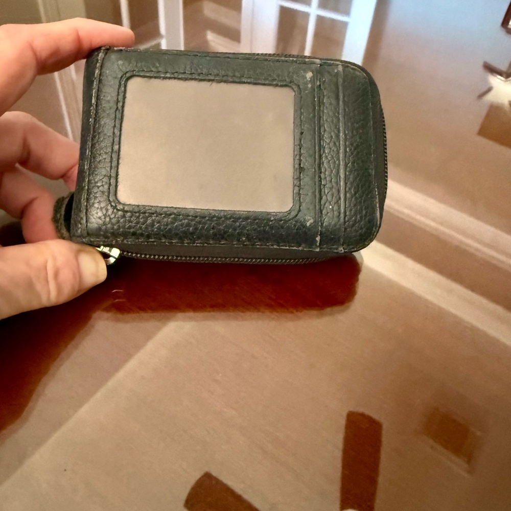 🌼RFID Blocking Black Leather Wallet with ID Window🌼